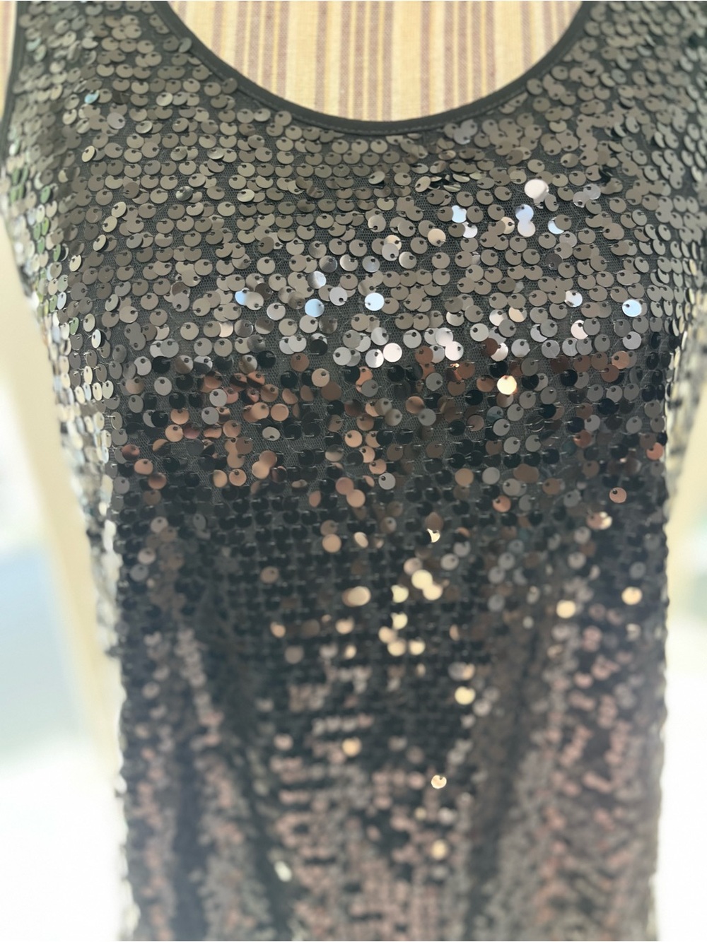 Express Sequined Split Back Tank - Picture 6 of 7